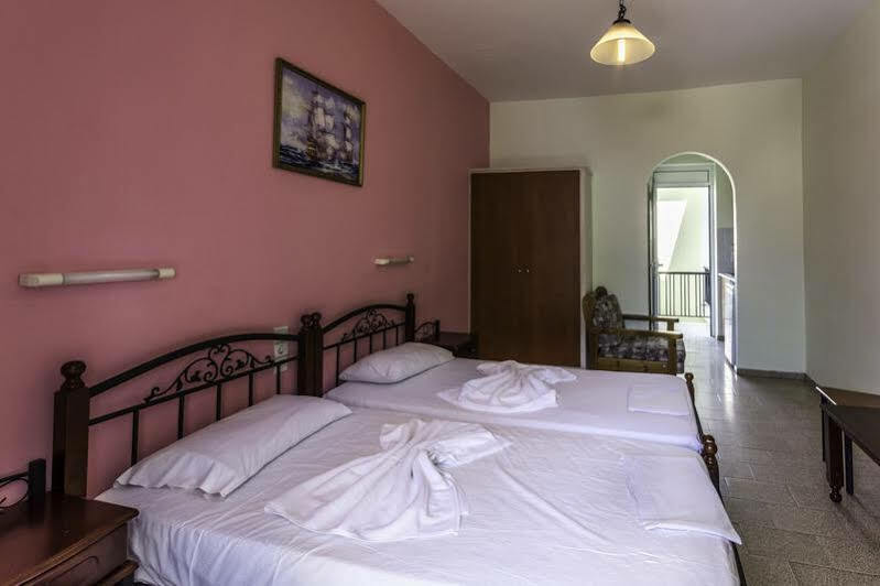 Vossos Hotel Apartments Laganas Extérieur photo