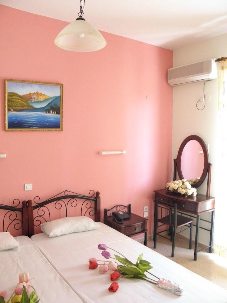 Vossos Hotel Apartments Laganas Extérieur photo